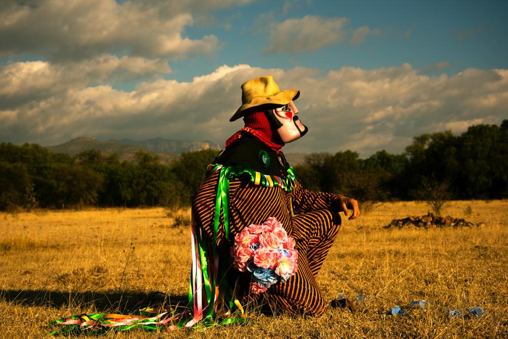 Autor: Joaquín Trujillo. Título: Tierra y cielo, 2019. Título de la serie: Sí I´m el viejo. Impresión con pigmento en papel de algodón. 80x54.5cm.